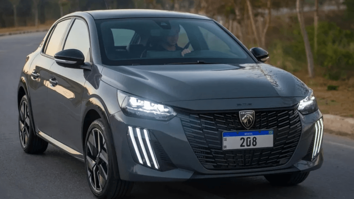 Peugeot 208 híbrido entre os destaques de maio de 2025